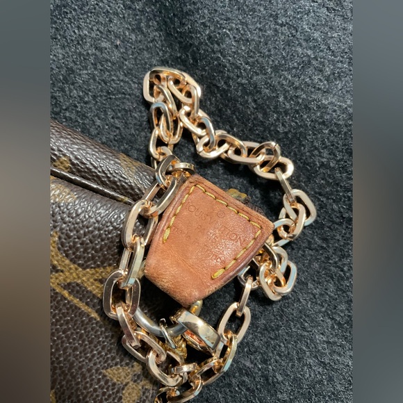 LV✅POCHETTE ACCESORIES AUTHENTIC LOUIS VUITTON - Picture 9 of 11